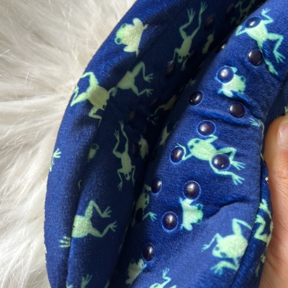 NWT DISNEY STAR WARS BABY YODA Slipper Socks Size Small - Picture 3 of 4